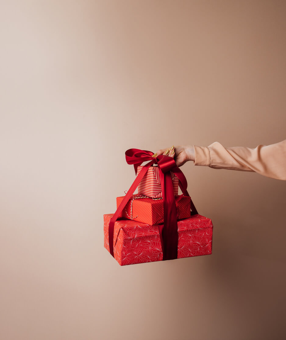 How to Wrap an Odd-Shaped Gift: 9 Best Ways