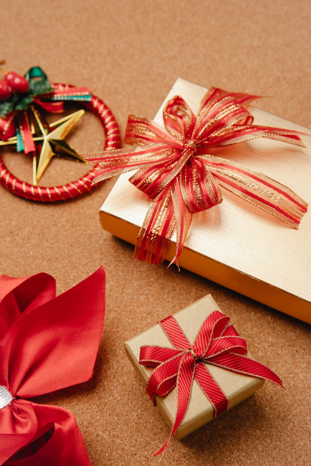 different-types-of-gift-wrapping-paper-happy-wrap