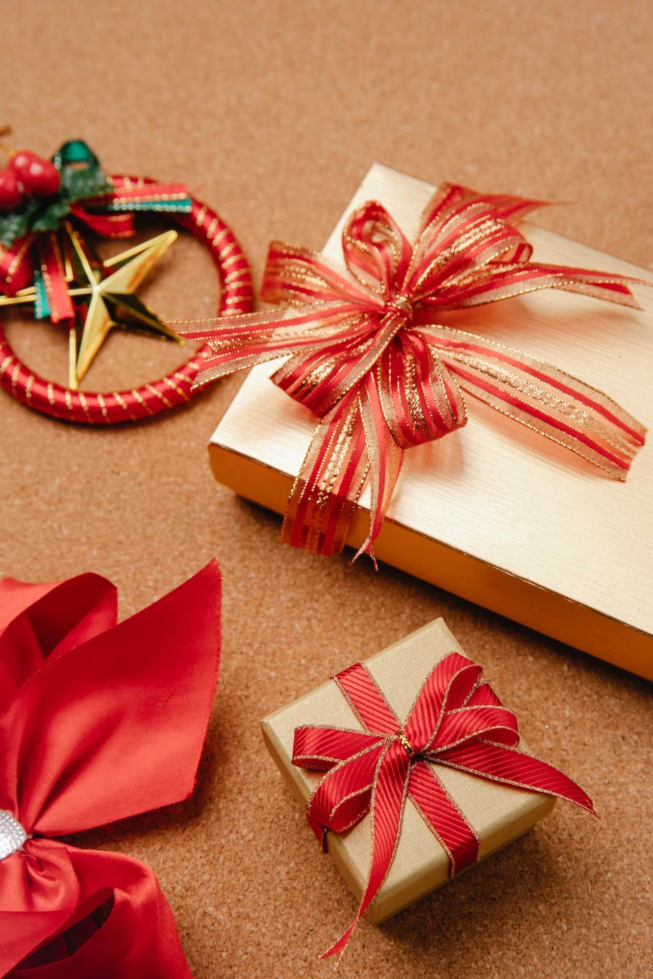 Different Types of Gift Wrapping Paper: A Complete Overview